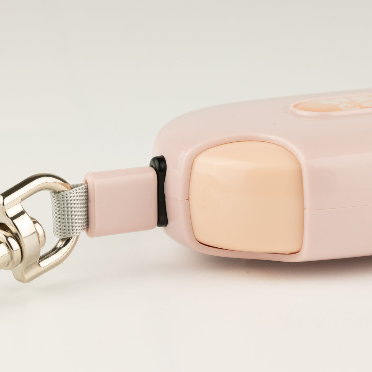 Close-up of the casing button and metal clip