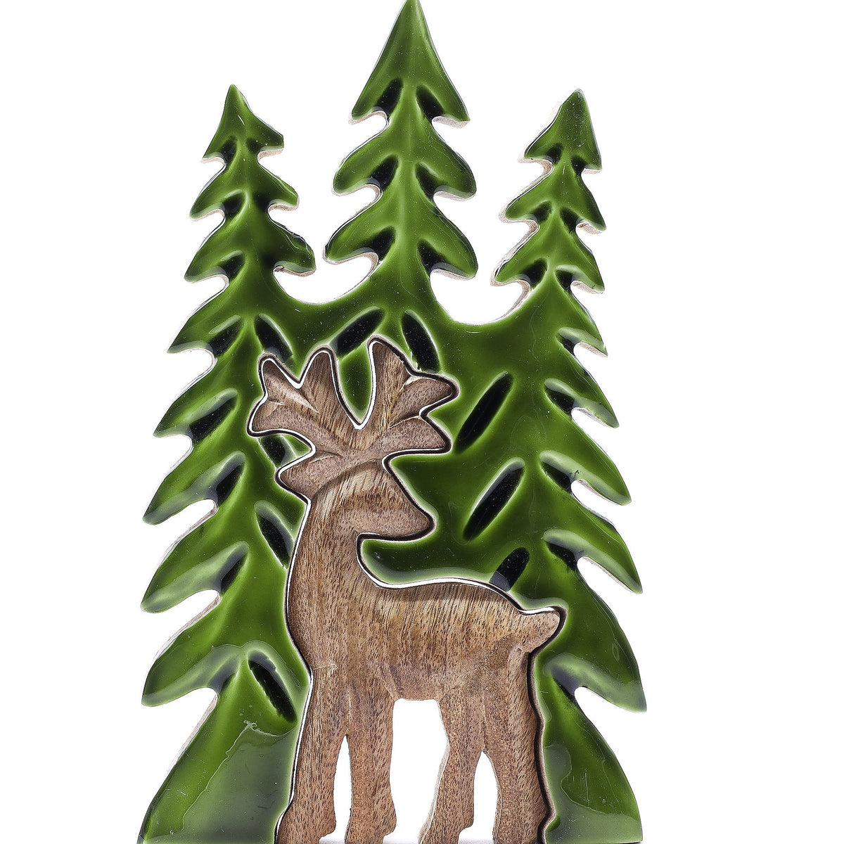 Front view of the standing stag decoration with its antlers raised