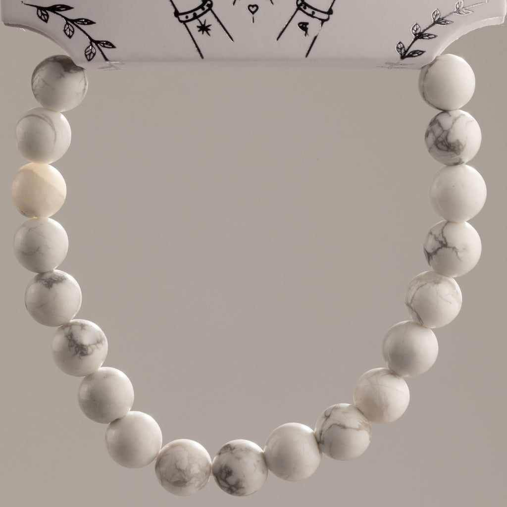 Close view of the Howlite bracelet's marbled beads