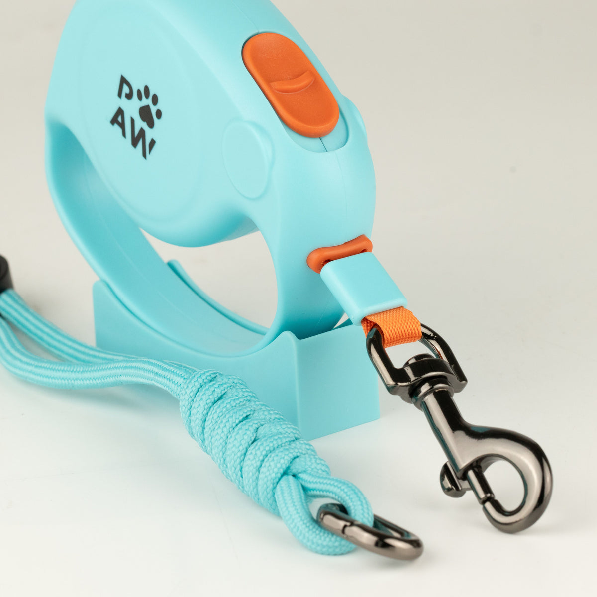 Close-up of the lead's orange control button and clip