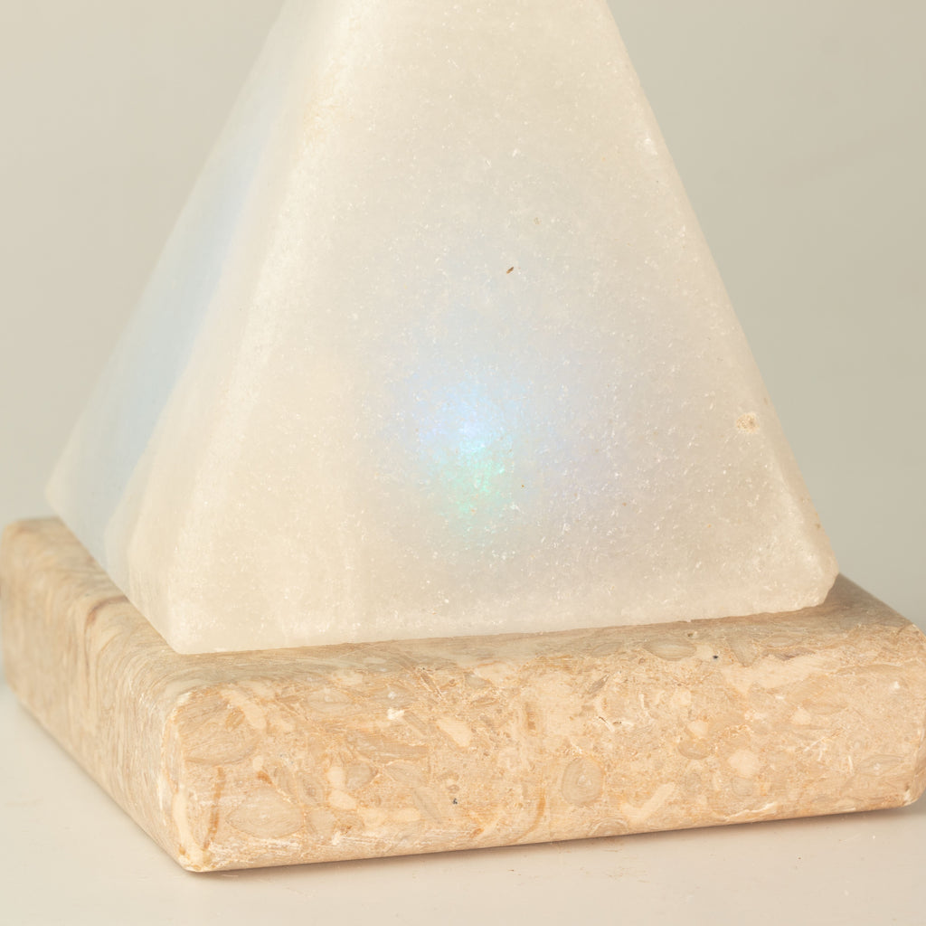 Quality USB Pyramid WHITE Salt Lamp - 9 cm (multi)