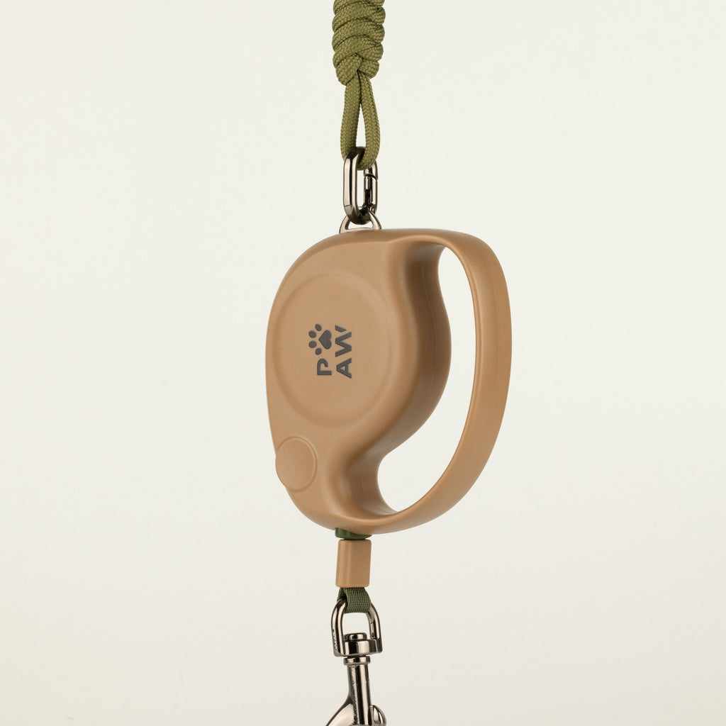 Side view of the brown Elephant Strap retractable lead